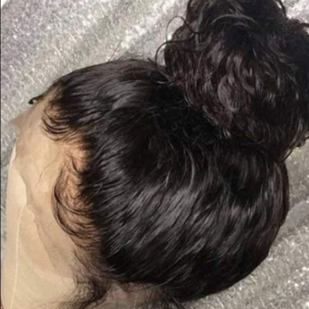 Brazilian lace wig. 26inch. Pre-plucked